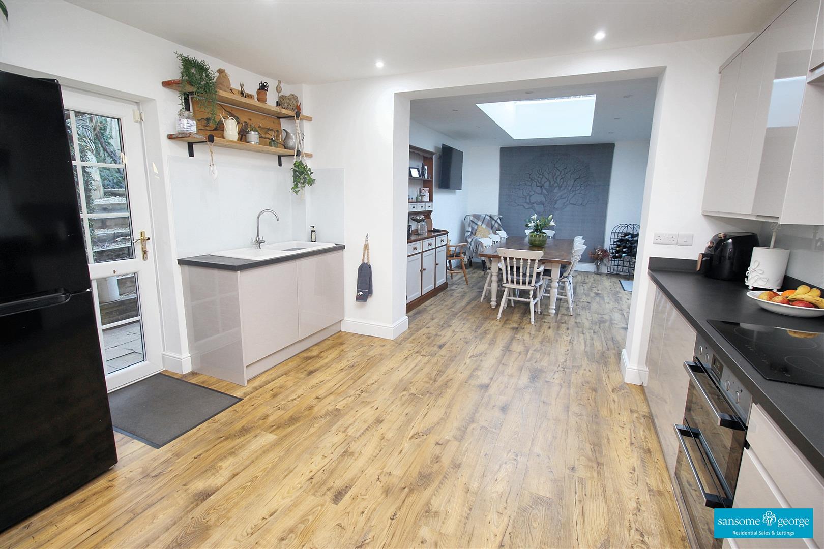 5 bed property in Westridge Avenue, Reading